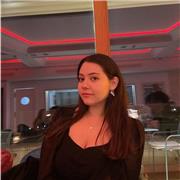 Studentessa universitaria con diploma di Liceo Linguistico